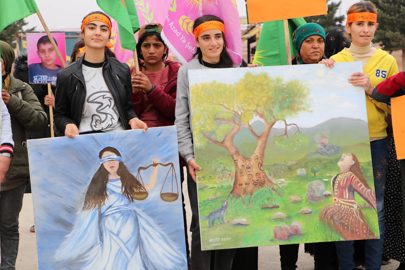 ​​​​​​​حشود غفيرة تخرج في الشهباء وحلب بمناسبة اليوم العالمي لمناهضة العنف ضد المرأة