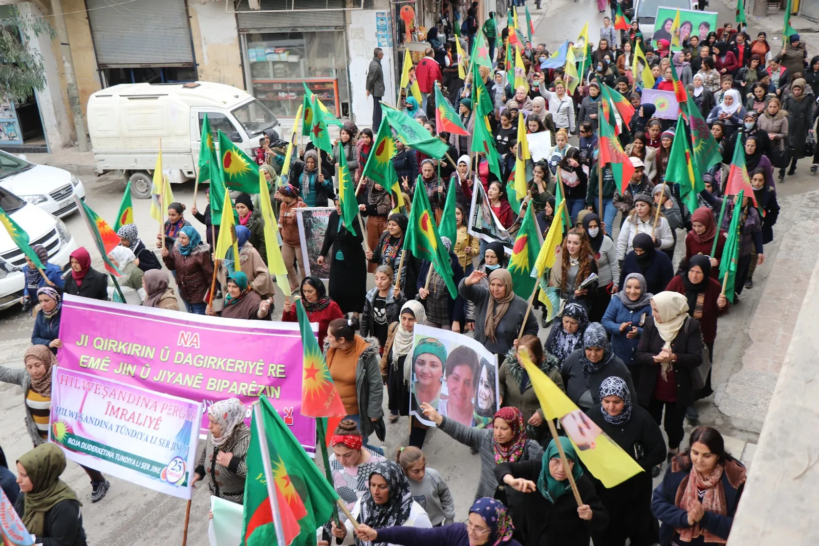 ​​​​​​​حشود غفيرة تخرج في الشهباء وحلب بمناسبة اليوم العالمي لمناهضة العنف ضد المرأة