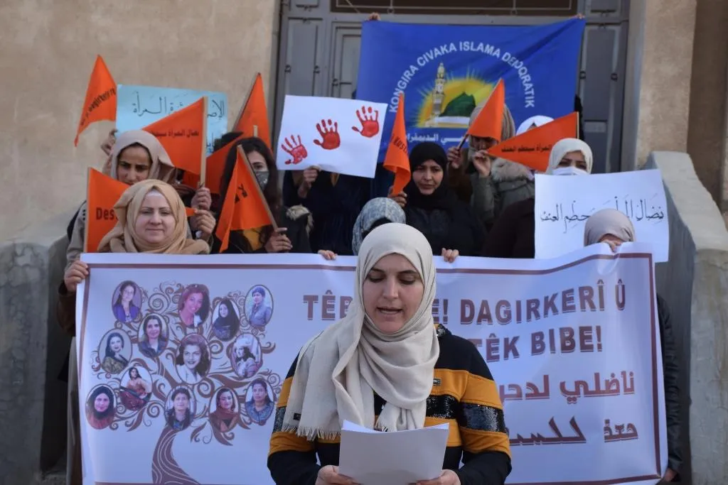 ​​​​​​​حناجر الآلاف من نساء إقليم الجزيرة تصدح بشعار "ناضلي لدحر العنف والاحتلال"