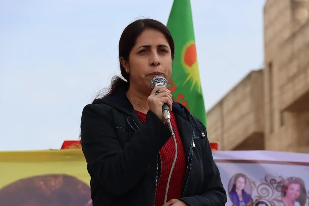 ​​​​​​​حناجر الآلاف من نساء إقليم الجزيرة تصدح بشعار "ناضلي لدحر العنف والاحتلال"