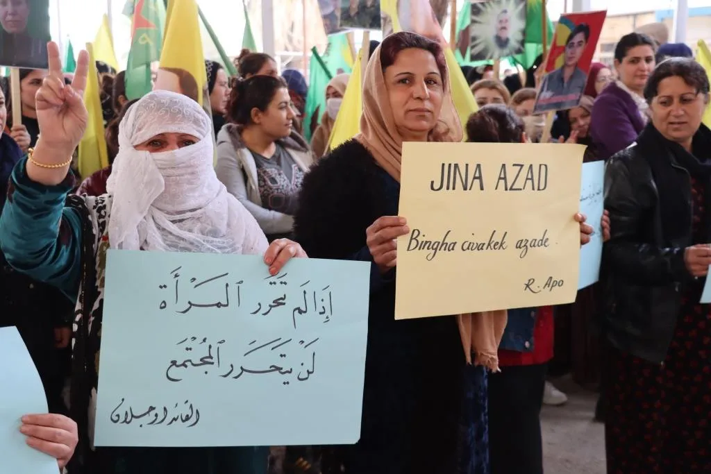 ​​​​​​​حناجر الآلاف من نساء إقليم الجزيرة تصدح بشعار "ناضلي لدحر العنف والاحتلال"