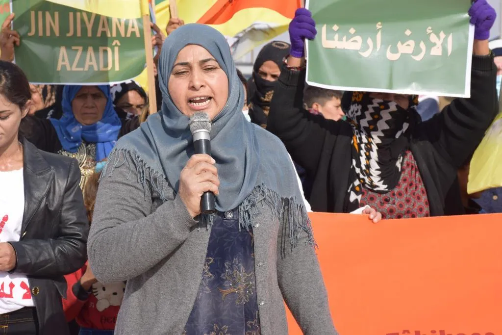 ​​​​​​​حناجر الآلاف من نساء إقليم الجزيرة تصدح بشعار "ناضلي لدحر العنف والاحتلال"