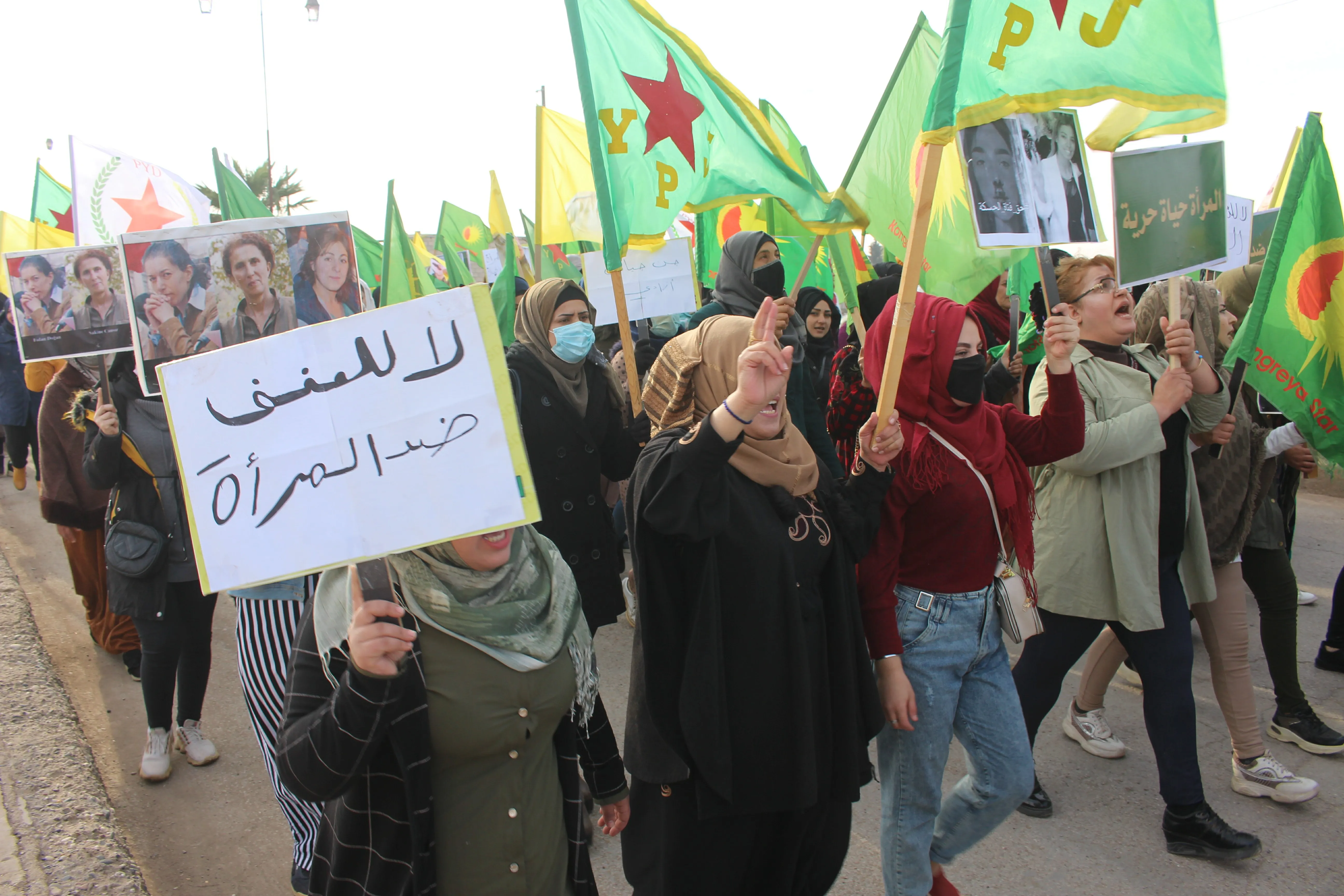 ​​​​​​​حناجر الآلاف من نساء إقليم الجزيرة تصدح بشعار "ناضلي لدحر العنف والاحتلال"