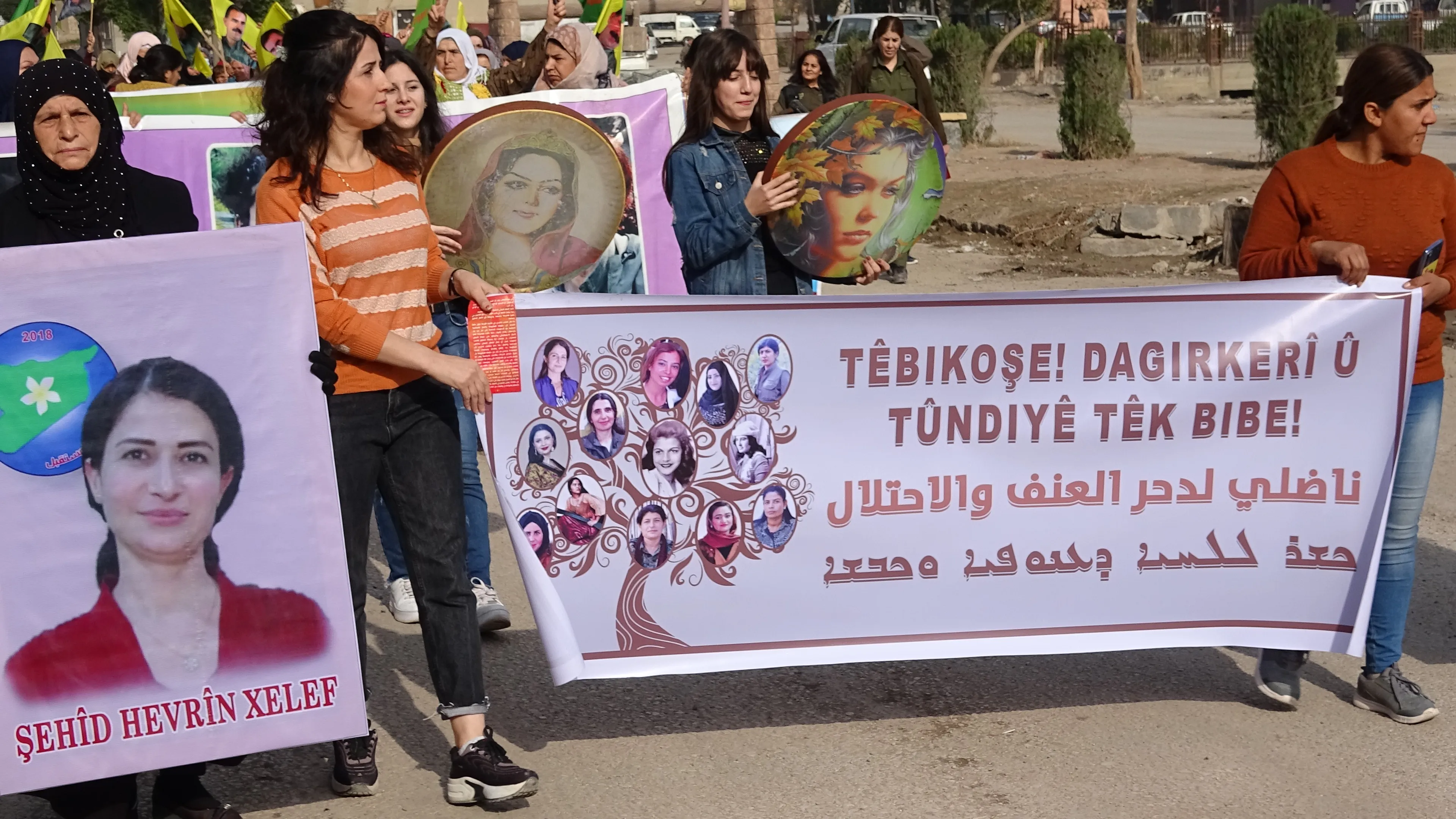 ​​​​​​​حناجر الآلاف من نساء إقليم الجزيرة تصدح بشعار "ناضلي لدحر العنف والاحتلال"