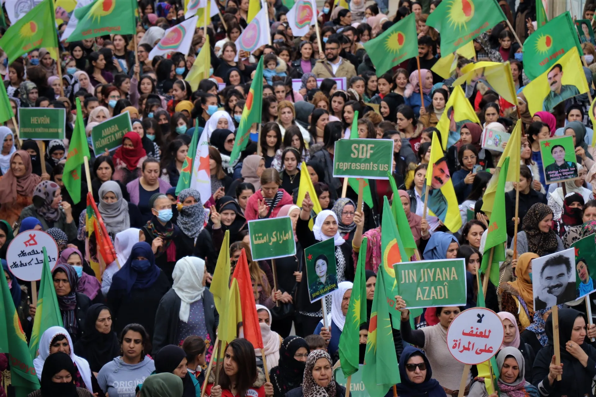 ​​​​​​​حناجر الآلاف من نساء إقليم الجزيرة تصدح بشعار "ناضلي لدحر العنف والاحتلال"
