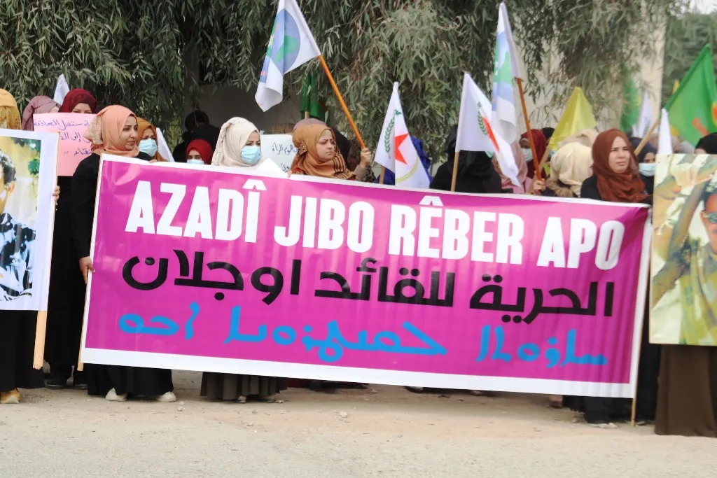 حملة "حان وقت الحرية".. آلاف العرب والكرد في الحسكة يطالبون بالحرية الجسدية للقائد