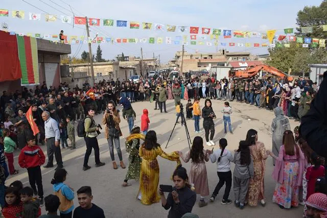 ​​​​​​​العرب والكرد في مقاطعة قامشلو يحيون الذكرى السنوية الـ 43 لتأسيس PKK