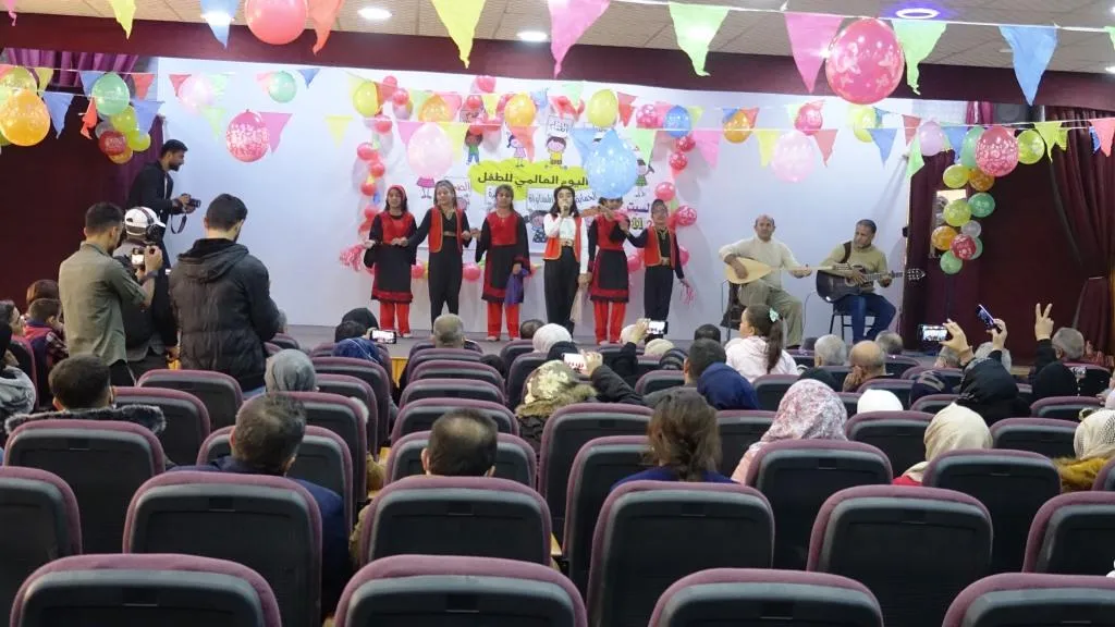 بمناسبة اليوم العالمي للطفل.. الإدارة الذاتية والهلال الذهبي ينظمان احتفاليتين للأطفال