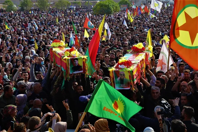 خلال مراسم تشييع شهداء مجزرة الهلالية: لن تستطيعوا إنهاء PKK والشعب الكردي
