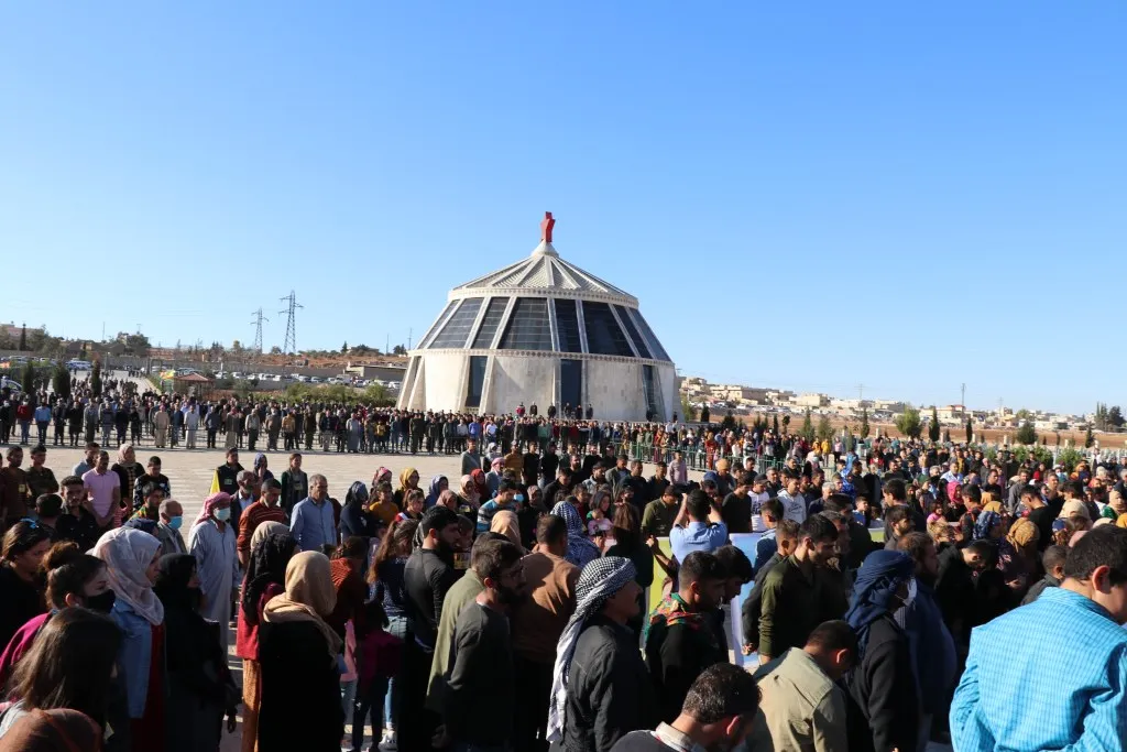 تشييع جثمان شهيد في كوباني ومراسم غيابية لـ 7 شهداء آخرين