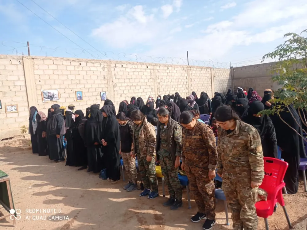 ​​​​​​​نساء دير الزور يشاركن في محاضرة توعوية بمناسبة اليوم العالمي لمناهضة العنف ضد المرأة