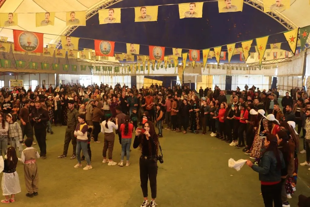 خلال سلسلة احتفاليات مئات الأهالي يؤكدون التزامهم بنهج المقاومة
