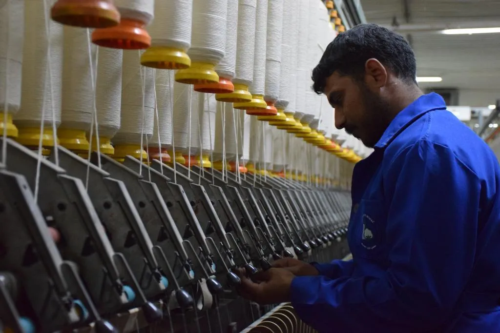 معمل الغزل والنسيج.. خطوة للإدارة الذاتية نحو الاكتفاء الذاتي