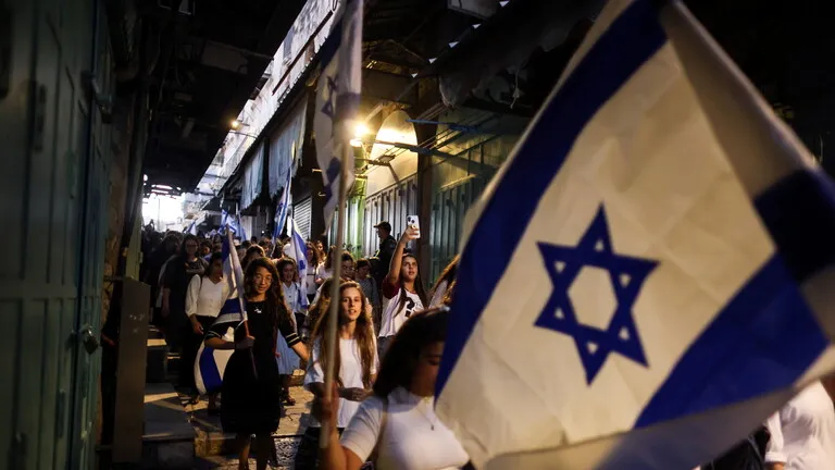​​​​​​​آلاف الإسرائيليين يحتجون ضد الحكومة في تل أبيب
