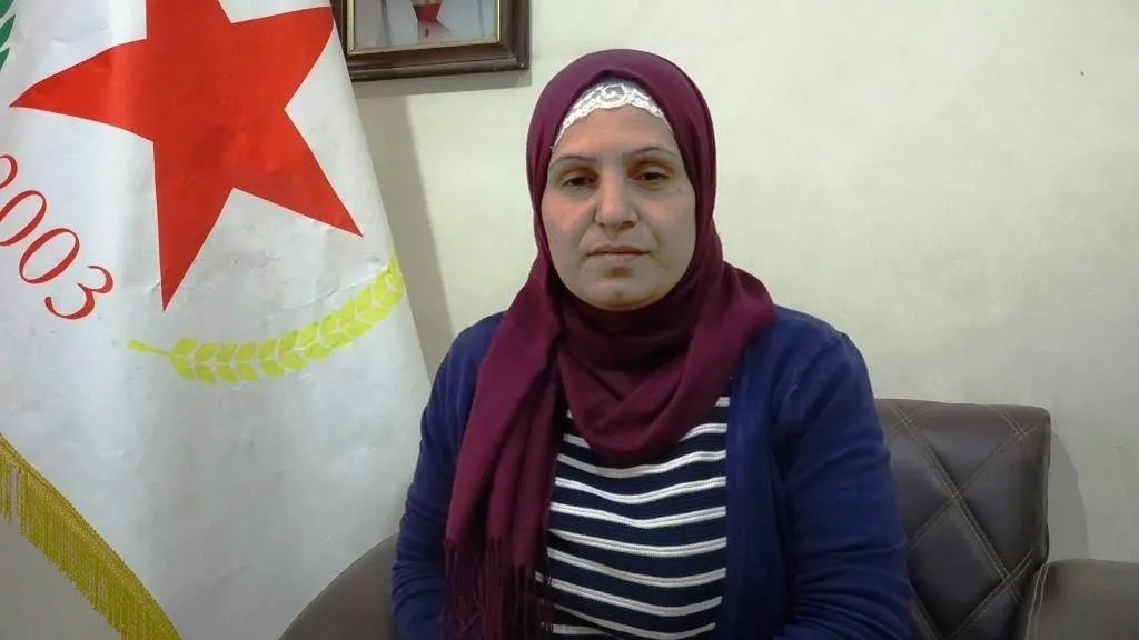 عضوة PYD في الرقة تدعو العالم لإيقاف جرائم الإبادة التي تمارسها تركيا ضد الكرد