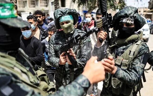تقرير إسرائيلي: حماس تشكل وحدة عسكرية جديدة في لبنان