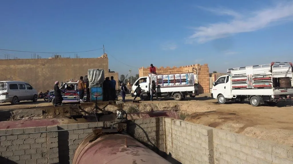 بمبادرة من العاملين في مؤسسات دير الزور تقديم مازوت التدفئة لأسر شهداء مجزرة الشعيطات