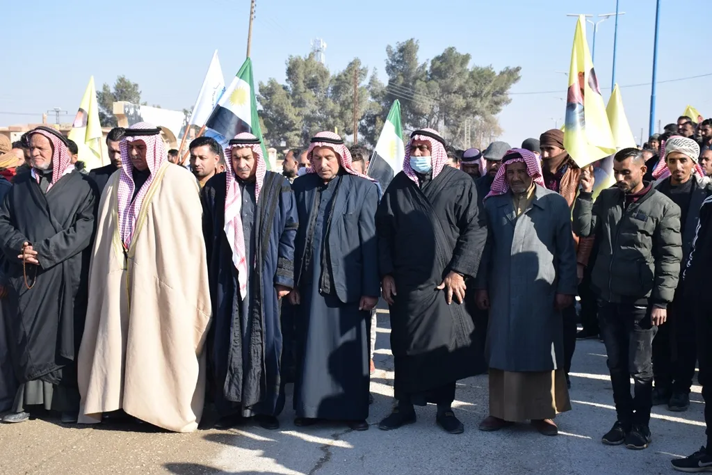 ​​​​​​​المئات في النواحي الجنوبية لمقاطعة الحسكة يتظاهرون ضد هجمات تركيا والصمت الدولي