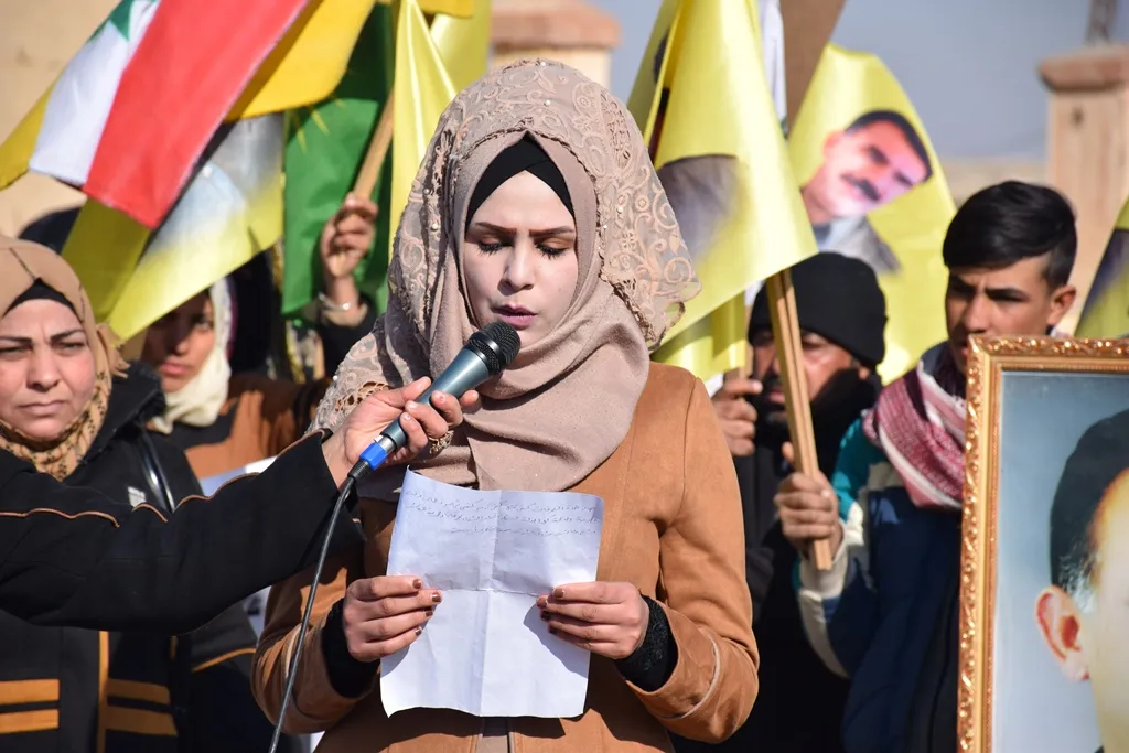 ​​​​​​​المئات في النواحي الجنوبية لمقاطعة الحسكة يتظاهرون ضد هجمات تركيا والصمت الدولي