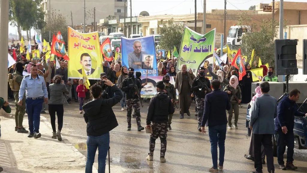 ​​​​​​​المئات في عين عيسى يطالبون بالحرية الجسدية للقائد عبد الله أوجلان