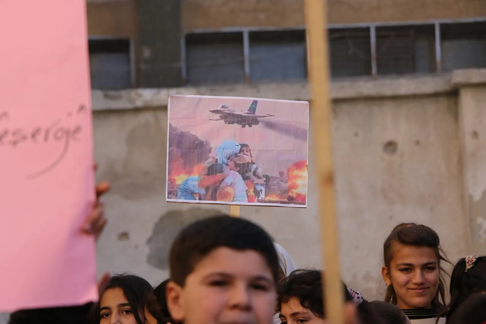 طلبة حلب يستذكرون شهداء مجزرة تل رفعت