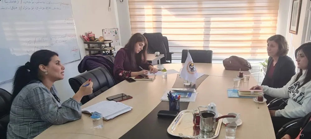 ​​​​​​​وفد من مؤتمر ستار يزور منظمتي "خانزاد ودابين" في باشور كردستان