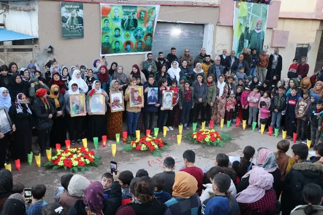 أهالي قامشلو يحيون أربعينية شهداء مجزرة الهلالية
