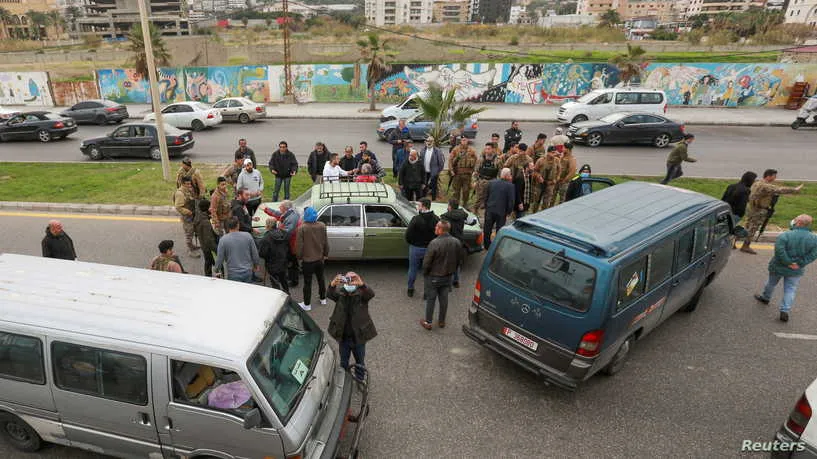 ​​​​​​​لبنان.. إضراب وإغلاق للطرقات احتجاجاً على تردي الأوضاع المعيشية