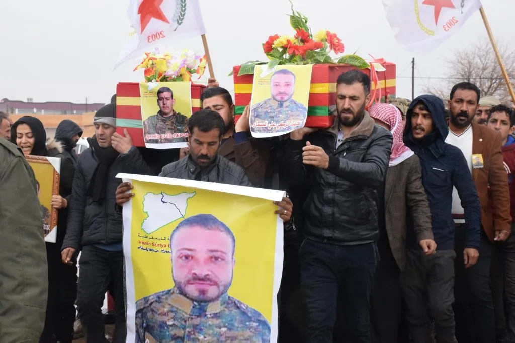 ​​​​​​​أهالي الحسكة يشيعون شهيدين من قوات سوريا الديمقراطية