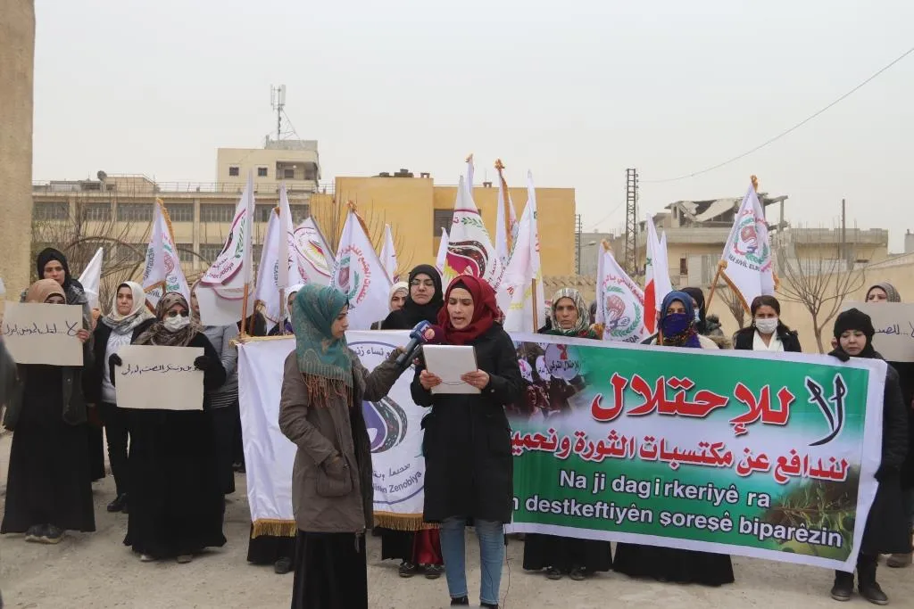 تجمع نساء زنوبيا: هجمات تركيا المتزامنة مع الهجوم على سجن الصناعة دليل مؤازرتها الحقيقية لداعش