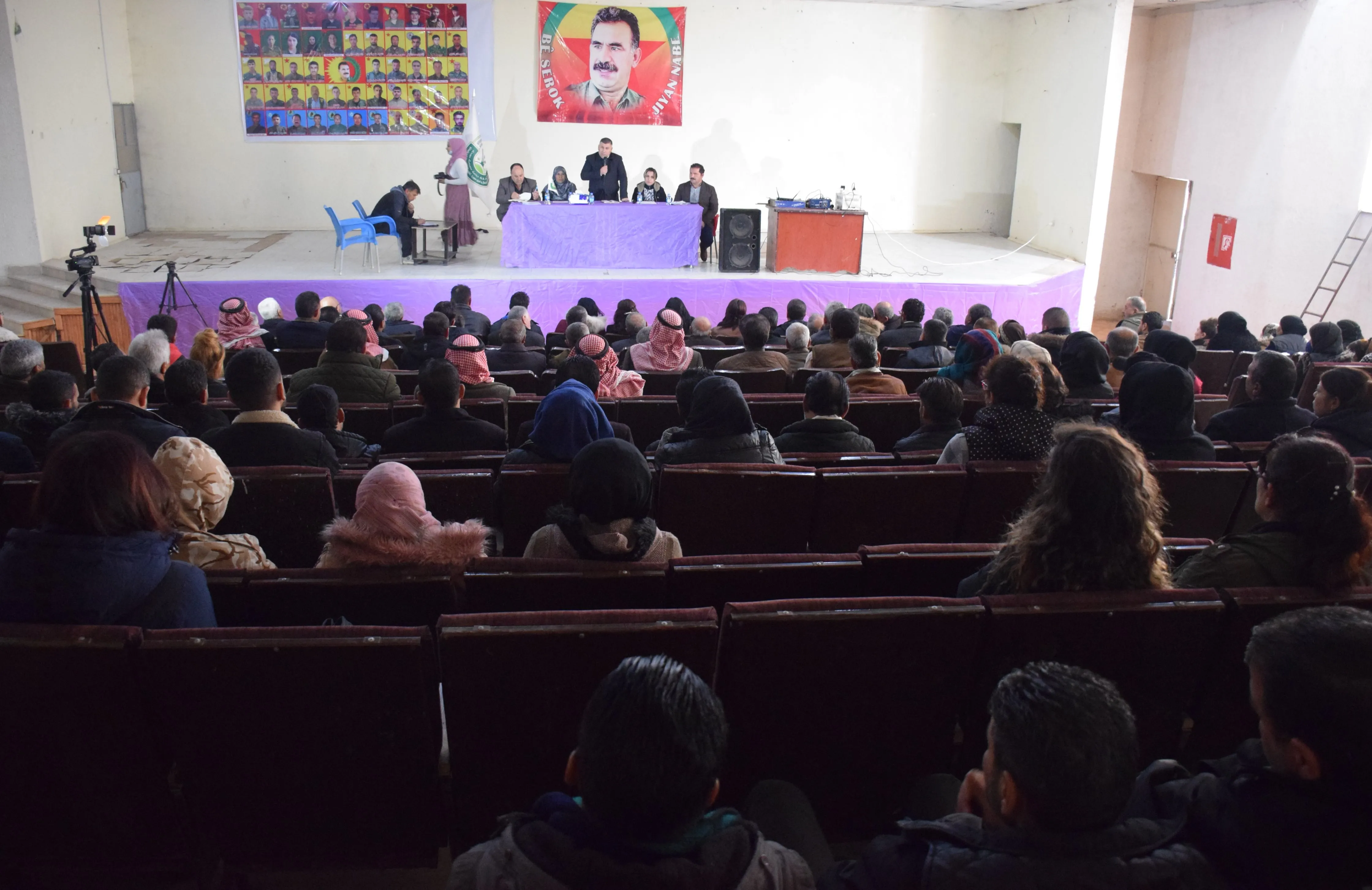 الإدارة الذاتية الديمقراطية لإقليم الجزيرة تجتمع مع أهالي جل آغا للاستماع لمطالبهم
