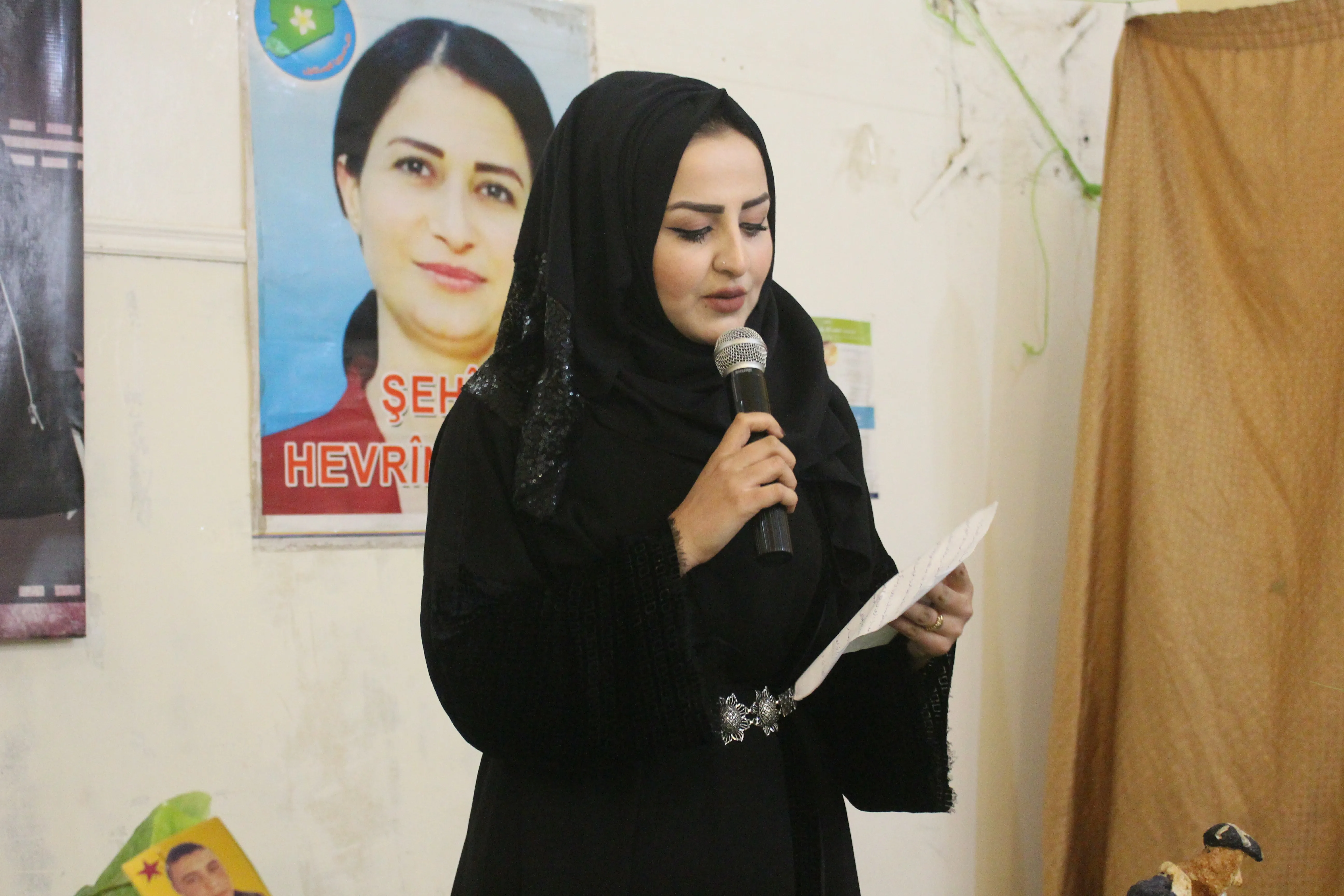 ​​​​​​​أهالي مقاطعة قامشلو يهنؤون مؤتمر ستار بحلول ذكرى تأسيسه