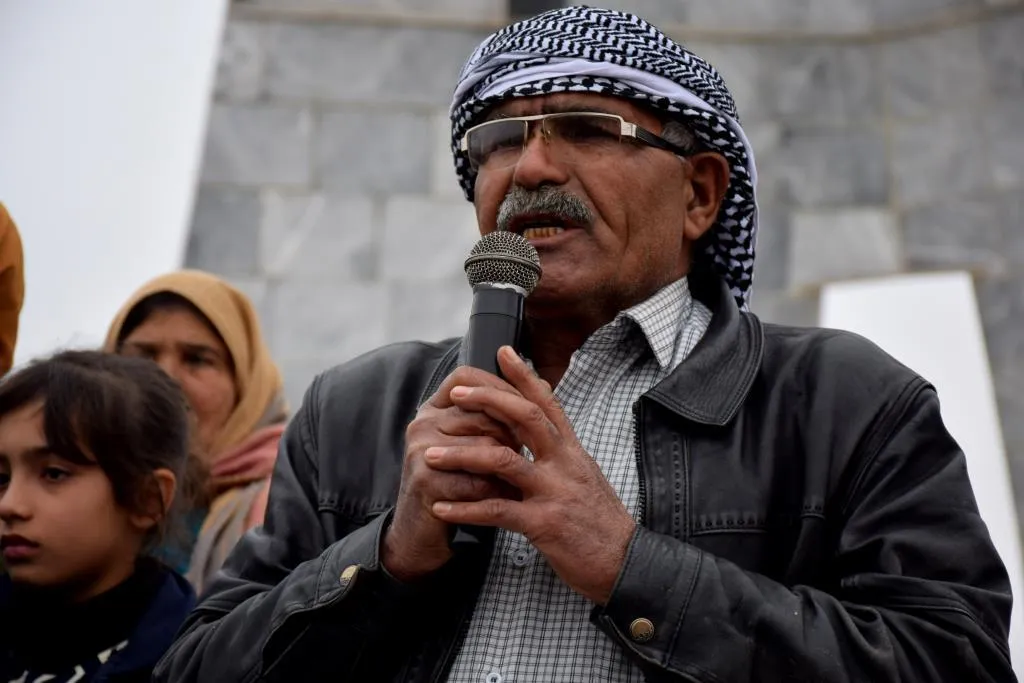 أهالي مقاطعة كوباني يشيعون جثمان الشهيد جياكر إلى مثواه الأخير