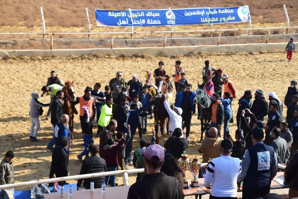​​​​​​​لجنة الشباب والرياضة ومنظمة محلية تنظمان سباقاً للخيول العربية في الرقة