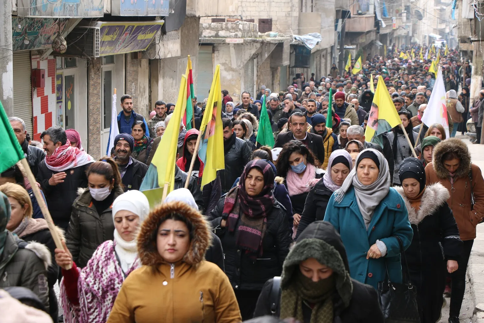 أهالي حلب يشيعون جثمان الشهيد معصوم دوغان إلى مثواه الأخير
