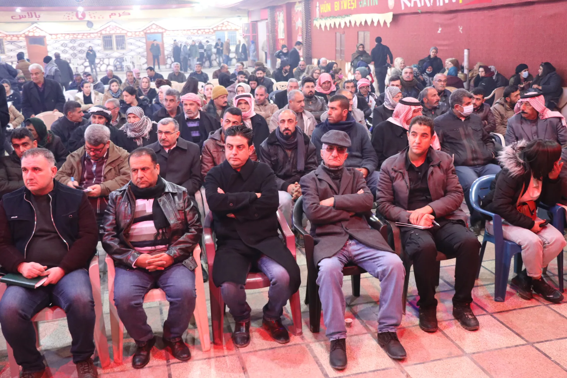 خلال الاجتماعات الجماهيرية.. الإدارة الذاتية تتعهد بتلبية كافة مطالب الأهالي حسب الإمكانات المتاحة