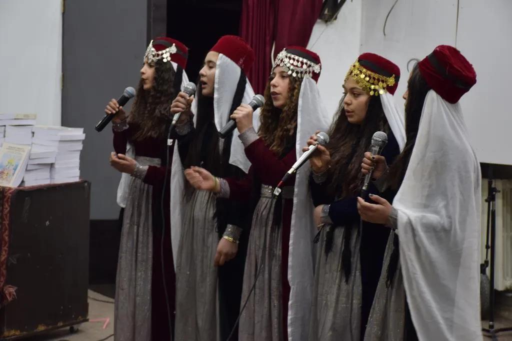 أكاديمية جنولوجي تعرّف "الأسس التاريخية والمستقبلية لثورة المرأة" في كوباني