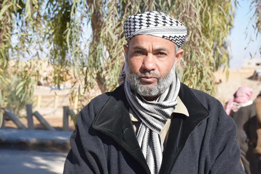 انتقادات من الأهالي ووعود من الإدارة الذاتية خلال الاجتماع الجماهيري الرابع في الحسكة
