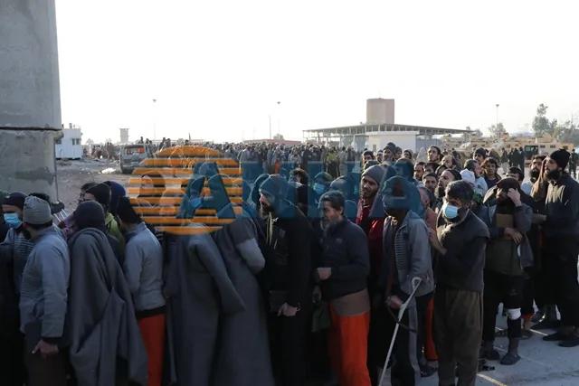 ​​​​​​​مشاهد حصرية لوكالتنا للحظة فرض الاستسلام على مرتزقة داعش في سجن الصناعة