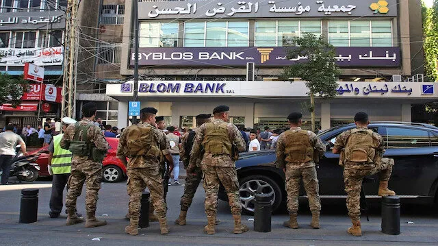 مواطن احتجز رهائن في مصرف لبناني رفض تسليمه أمواله