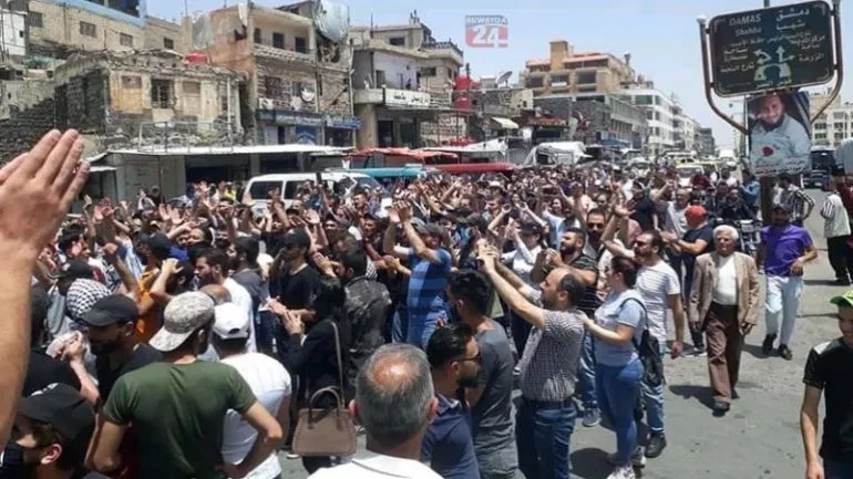 ​​​​​​​استمرار الاحتجاجات في السويداء تنديداً بقرارات حكومة دمشق