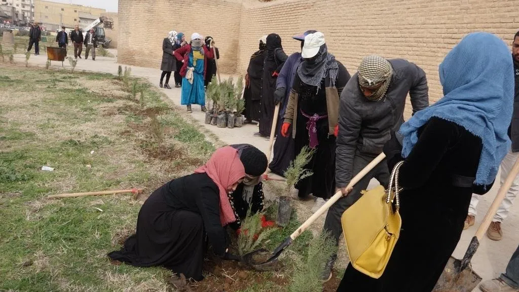 ​​​​​​​انطلاق حملة تشجير واسعة في الحدائق العامة بمدينة الرقة