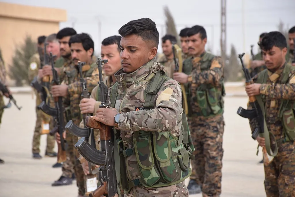 أهالي الشدادي يشيّعون جثمان المقاتل صالح المحمد إلى مثواه الأخير