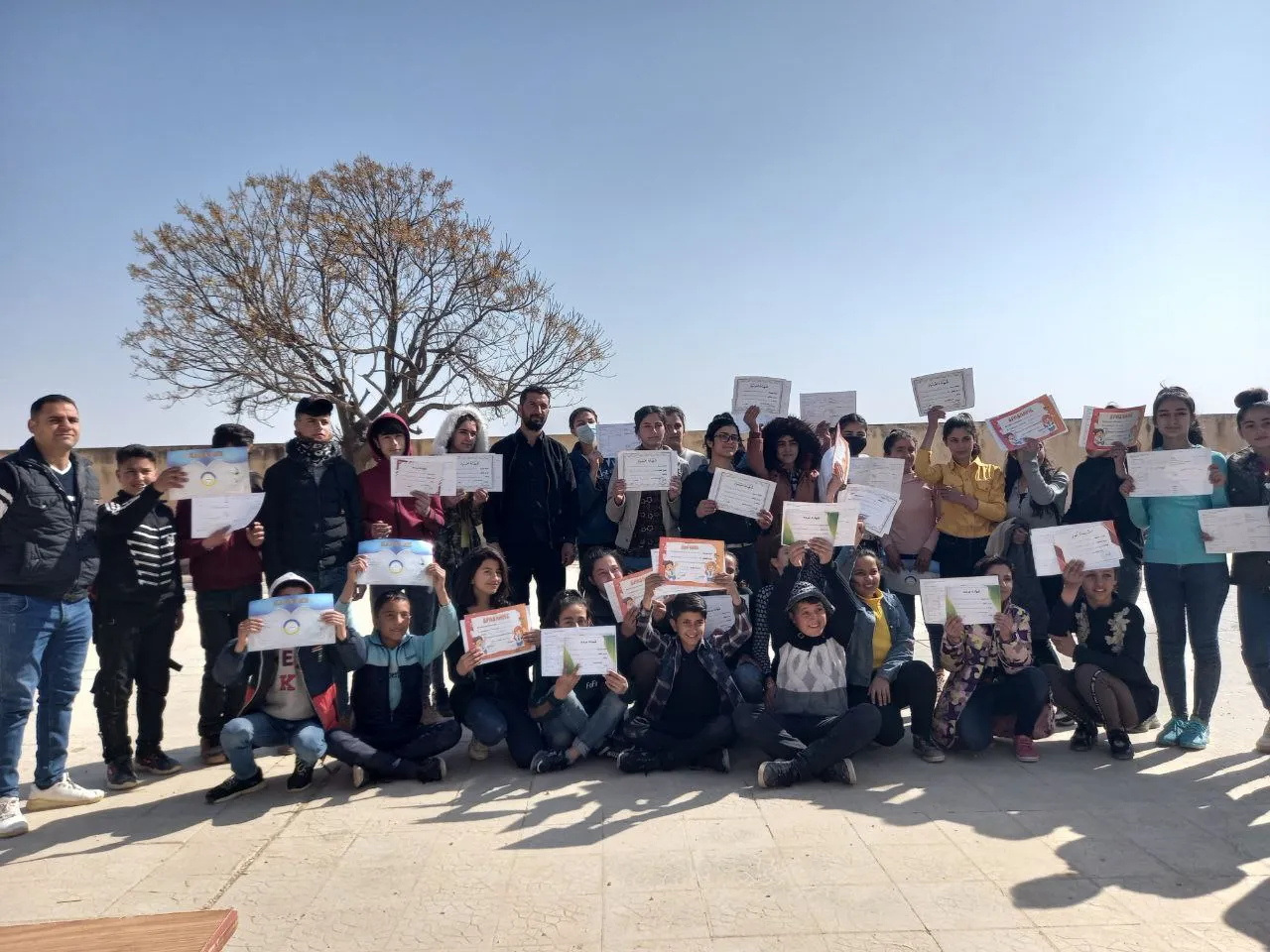 ​​​​​​​​​​​​​​​​​​​​​​​​​​​​​​​​​​​​​​​​​​​​​​​​​​​​​​​​"مستمرون في التعليم رغم القصف".. توزيع الجلاء المدرسي في ناحية زركان
