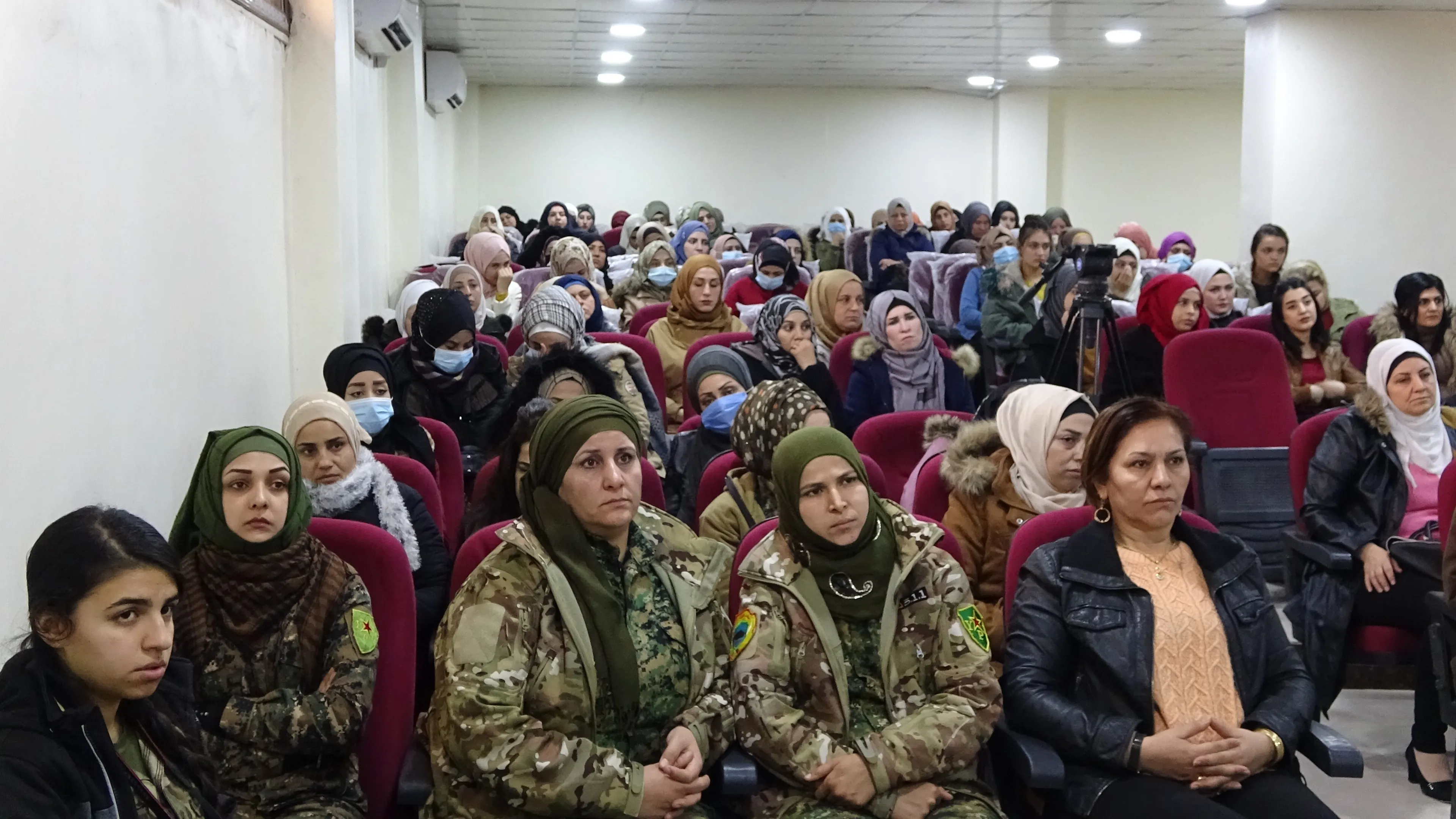 ​​​​​​​عرض سنفزيون حول المؤامرة الدولية التي استهدفت القائد أوجلان في الطبقة
