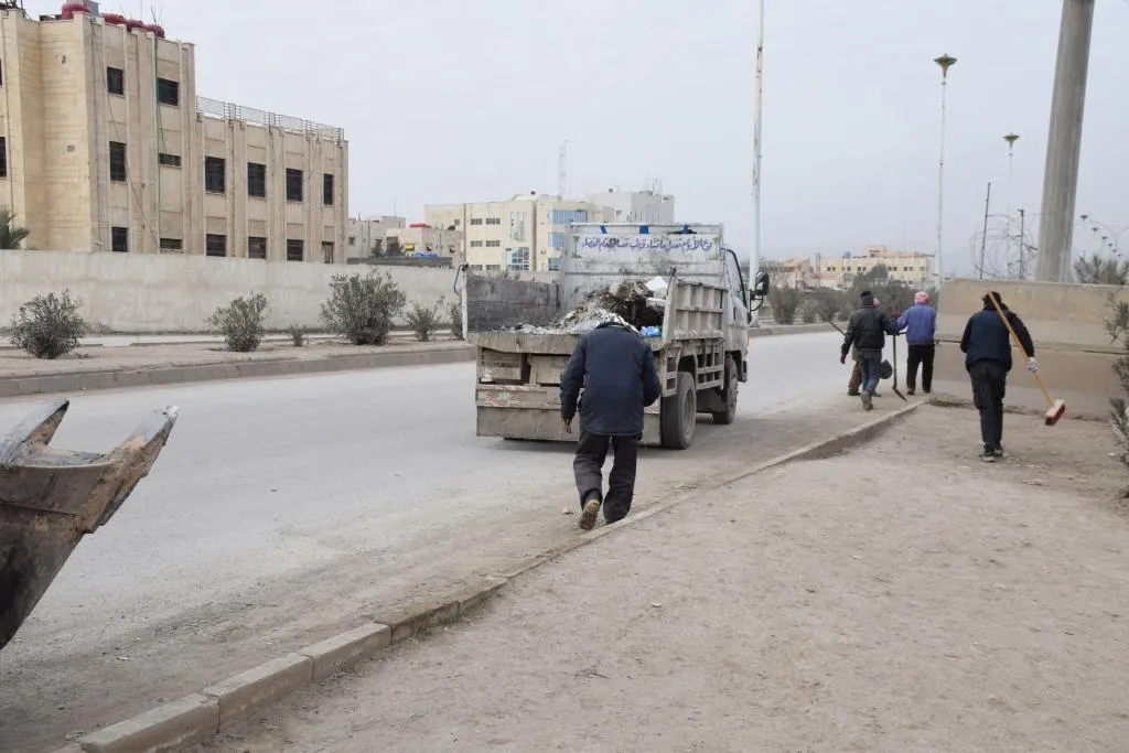 بلدية الناحية الجنوبية تبدأ بتنظيف حييّ غويران والنشوة الشرقية
