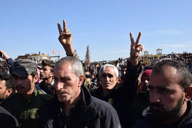 ​​​​​​​أهالي الحسكة وتربه سبيه يشيعون جثامين شهداء حملة "مطرقة الشعوب"