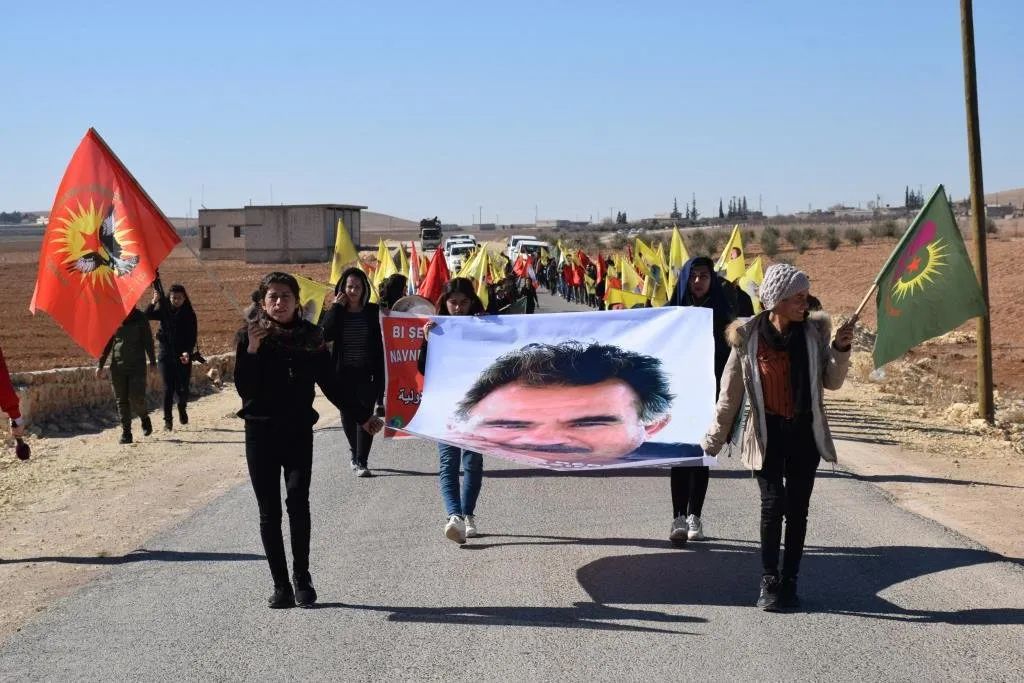 انطلاق مسيرة الشبيبة الراجلة في كوباني تنديداً بالمؤامرة ضد القائد أوجلان