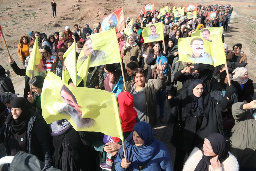 ​​​​​​​من مكان الاستهداف التركي... أهالي ديرك وكركي لكي يؤكدون على تصعيد النضال