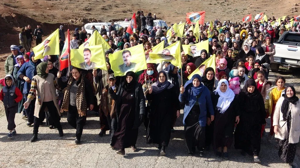 ​​​​​​​من مكان الاستهداف التركي... أهالي ديرك وكركي لكي يؤكدون على تصعيد النضال